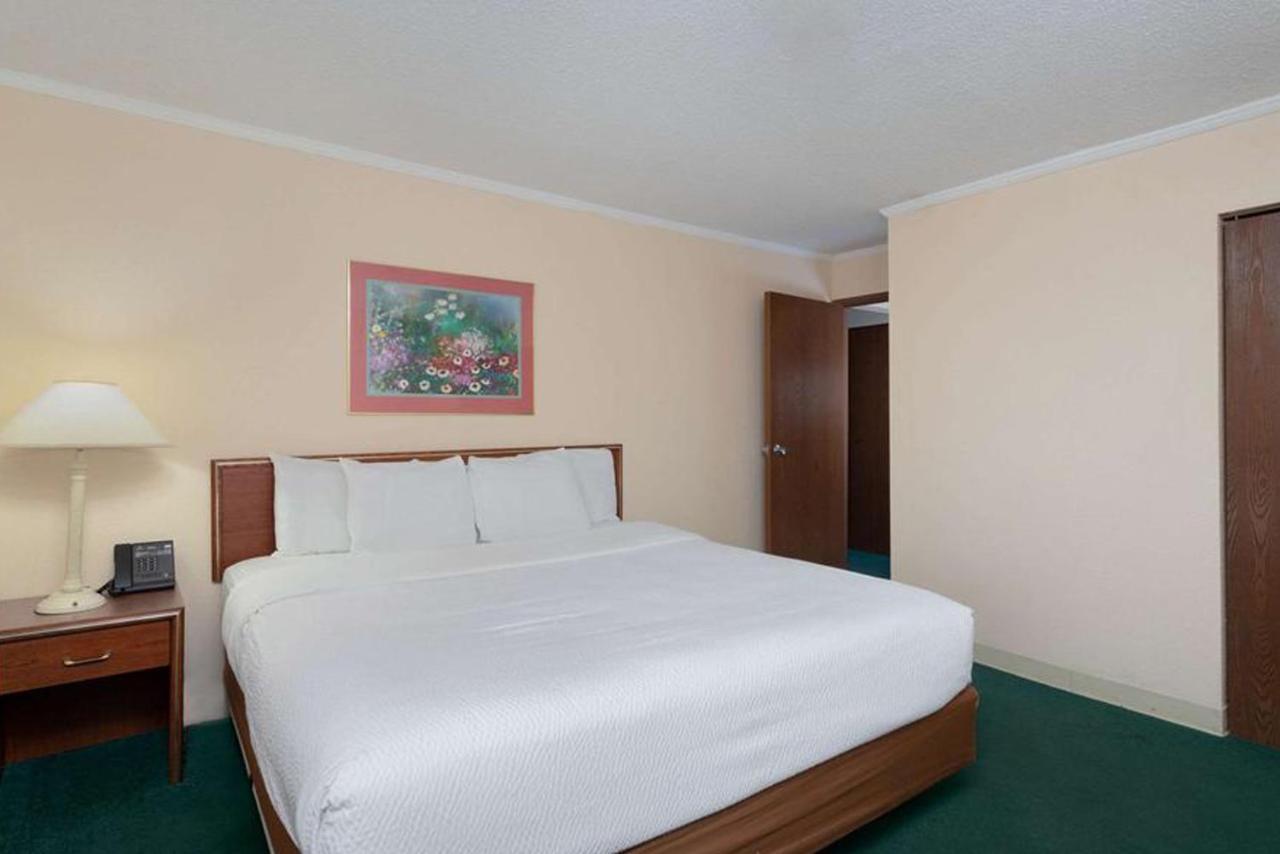 Norwood Inn & Suites Indianapolis East Post Drive Luaran gambar