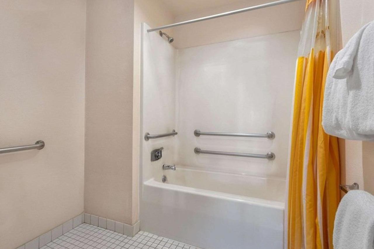 Norwood Inn & Suites Indianapolis East Post Drive Luaran gambar
