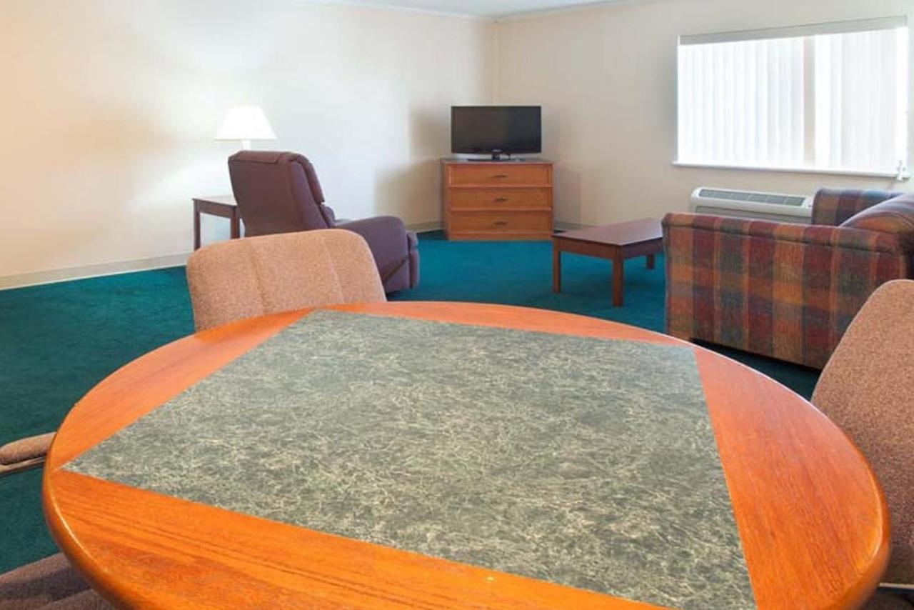 Norwood Inn & Suites Indianapolis East Post Drive Luaran gambar