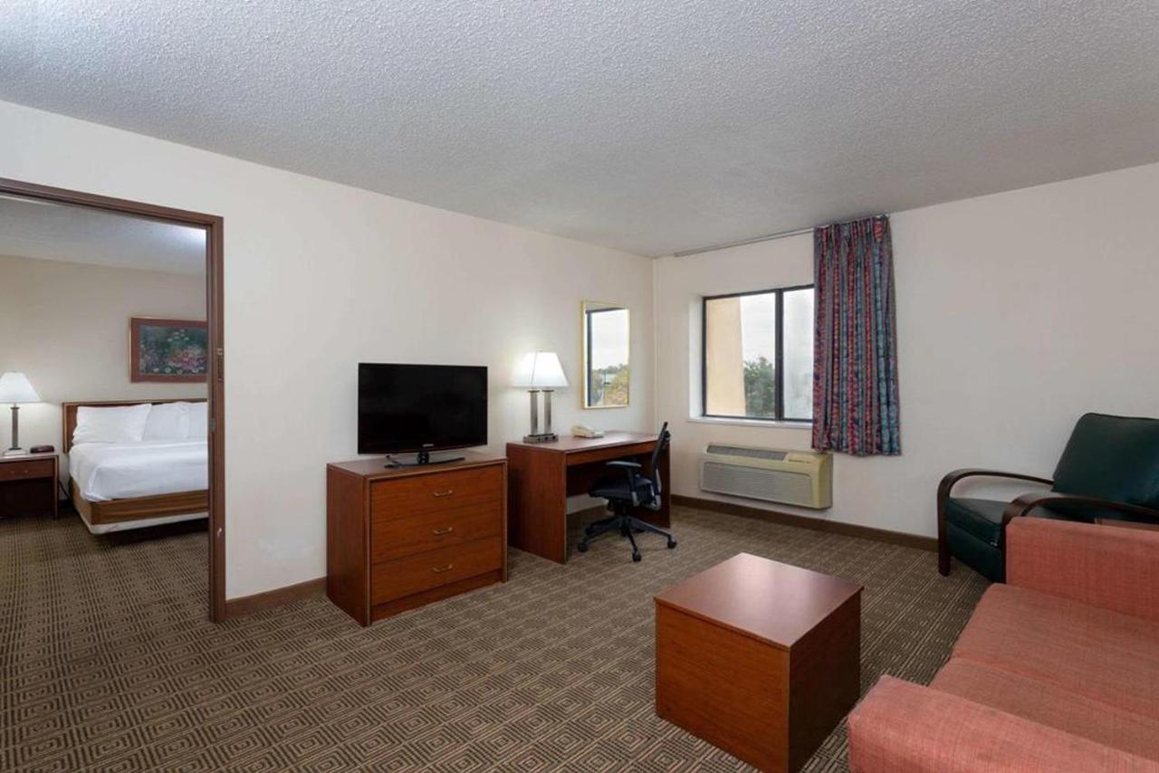 Norwood Inn & Suites Indianapolis East Post Drive Luaran gambar