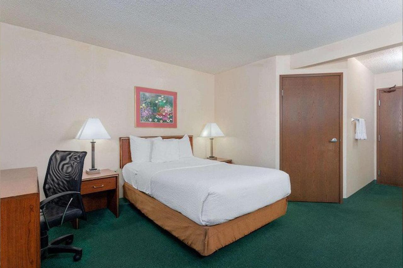 Norwood Inn & Suites Indianapolis East Post Drive Luaran gambar