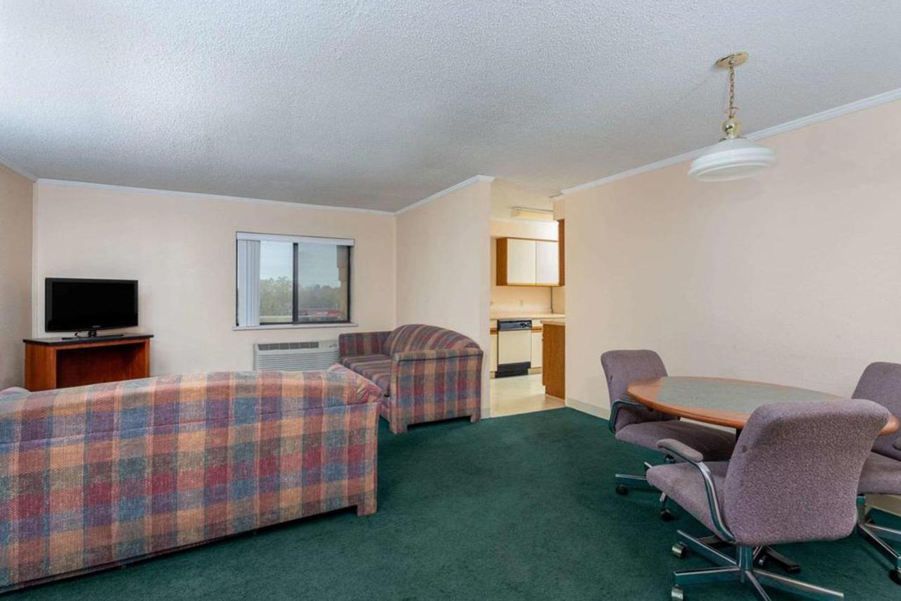 Norwood Inn & Suites Indianapolis East Post Drive Luaran gambar